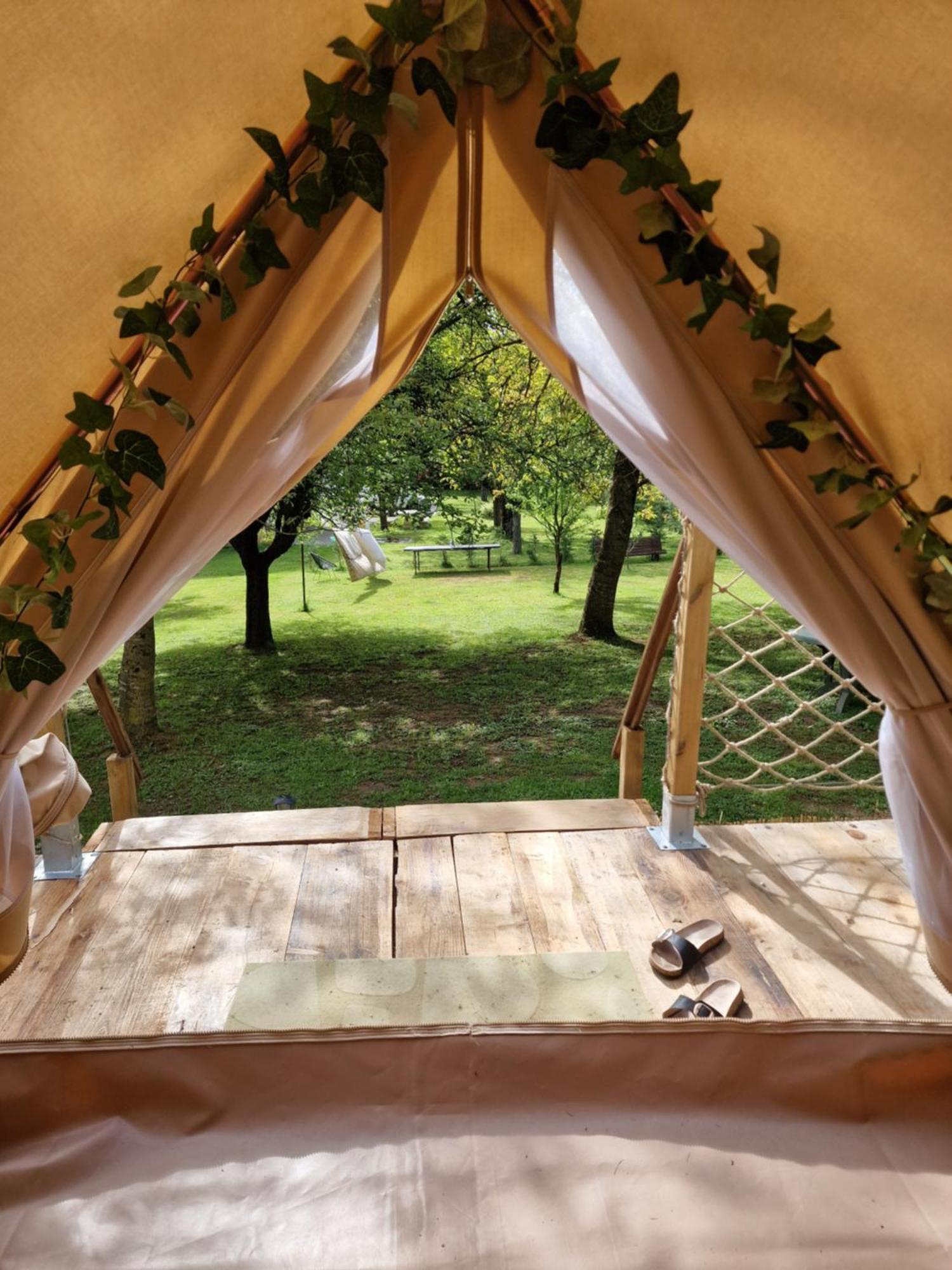 Lodge Tente Les Pommiers Glamping O Rendez-Vous En Demi-Pension Roquefeuil Eksteriør billede