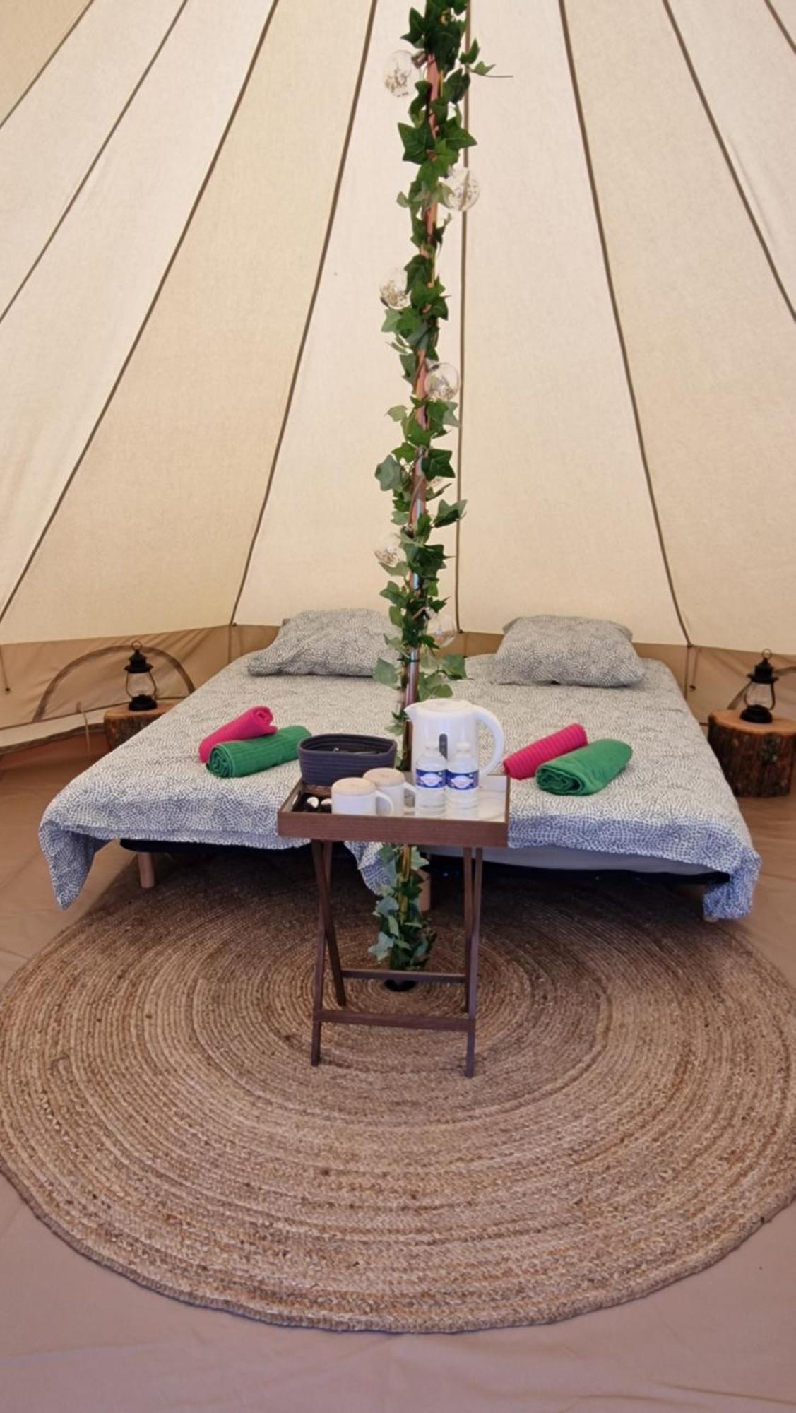 Lodge Tente Les Pommiers Glamping O Rendez-Vous En Demi-Pension Roquefeuil Eksteriør billede
